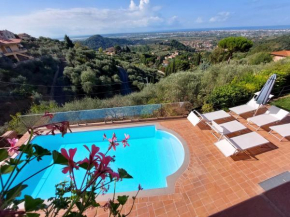 Villa Jasmine con vista mare e piscina